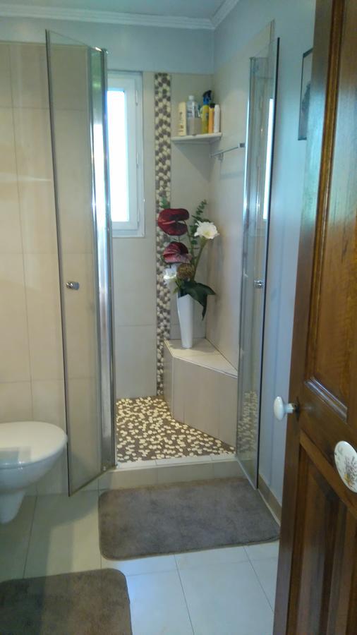 Appartements Dans Villa Privee Avec Piscine, Jardin, Parking Clos, Wifi, Climatisation ميرويْ المظهر الخارجي الصورة