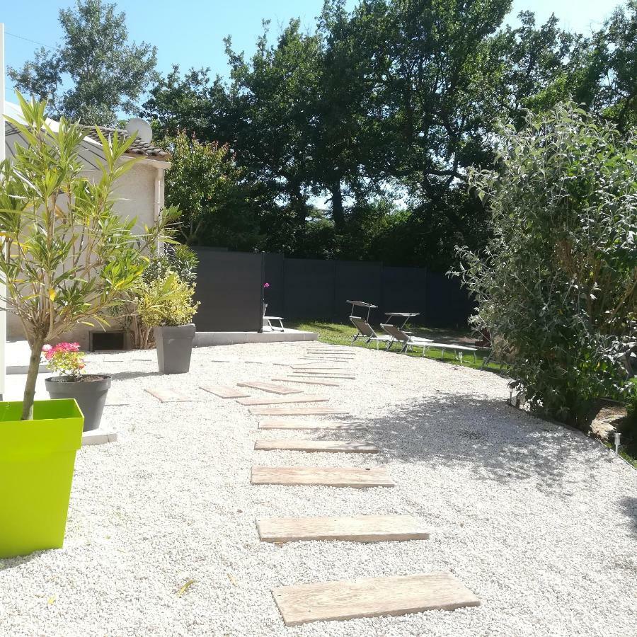 Appartements Dans Villa Privee Avec Piscine, Jardin, Parking Clos, Wifi, Climatisation ميرويْ المظهر الخارجي الصورة